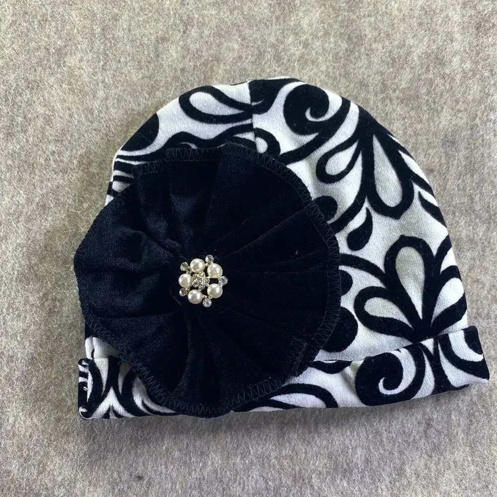 Mud Pie Black and White Baby Beanie Size 0-12 months